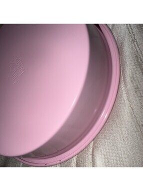 Paris Hilton Nonstick Bakeware 9inch Round Cake Pan Heavy Duty Carbon Steel